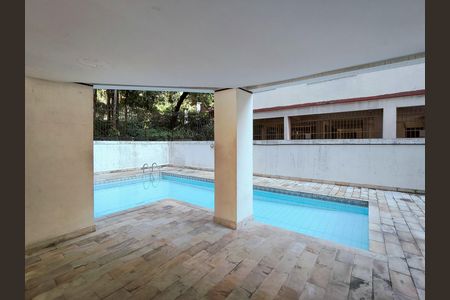 Apartamento à venda com 138m², 4 quartos e 2 vagas Apartamento à venda com 138m², 4 quartos e 2 vagasÁrea comum - Piscina