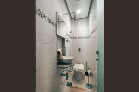 Apartamento à venda com 138m², 4 quartos e 2 vagas Apartamento à venda com 138m², 4 quartos e 2 vagasBanheiro de serviço