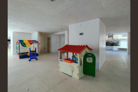 Apartamento à venda com 138m², 4 quartos e 2 vagas Apartamento à venda com 138m², 4 quartos e 2 vagasÁrea comum - Playground