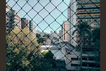Apartamento à venda com 138m², 4 quartos e 2 vagas Apartamento à venda com 138m², 4 quartos e 2 vagasVista da Suíte