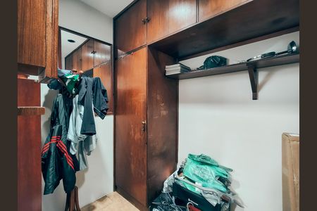 Apartamento à venda com 138m², 4 quartos e 2 vagas Apartamento à venda com 138m², 4 quartos e 2 vagasQuarto de Serviço