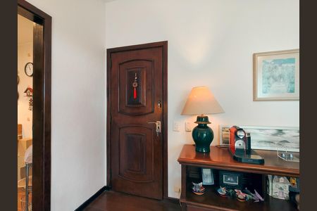 Apartamento à venda com 138m², 4 quartos e 2 vagas Apartamento à venda com 138m², 4 quartos e 2 vagasEntrada