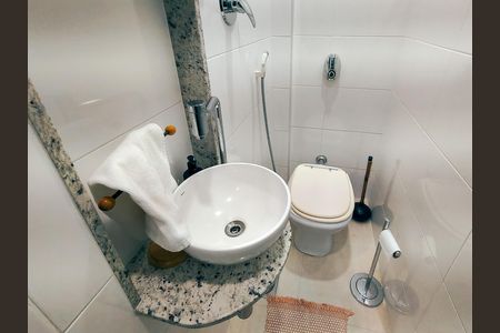Apartamento à venda com 138m², 4 quartos e 2 vagas Apartamento à venda com 138m², 4 quartos e 2 vagasBanheiro de serviço