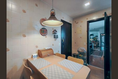 Apartamento à venda com 138m², 4 quartos e 2 vagas Apartamento à venda com 138m², 4 quartos e 2 vagasCozinha