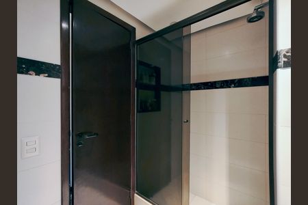 Apartamento à venda com 138m², 4 quartos e 2 vagas Apartamento à venda com 138m², 4 quartos e 2 vagasBanheiro Corredor