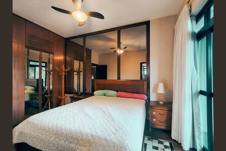 Apartamento à venda com 138m², 4 quartos e 2 vagas Apartamento à venda com 138m², 4 quartos e 2 vagasSuíte