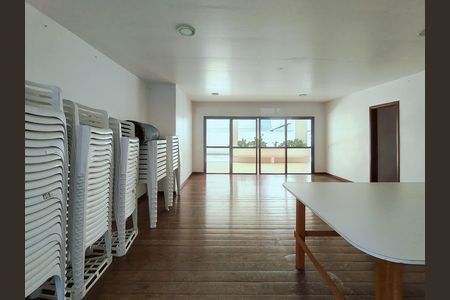 Apartamento à venda com 138m², 4 quartos e 2 vagas Apartamento à venda com 138m², 4 quartos e 2 vagasÁrea comum - Salão de festas