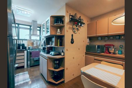 Apartamento à venda com 138m², 4 quartos e 2 vagas Apartamento à venda com 138m², 4 quartos e 2 vagasCozinha