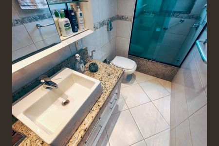 Apartamento à venda com 138m², 4 quartos e 2 vagas Apartamento à venda com 138m², 4 quartos e 2 vagasBanheiro da Suíte