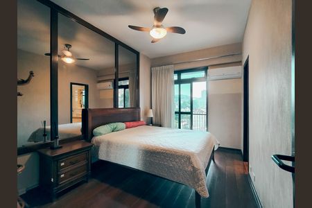 Apartamento à venda com 138m², 4 quartos e 2 vagas Apartamento à venda com 138m², 4 quartos e 2 vagasSuíte