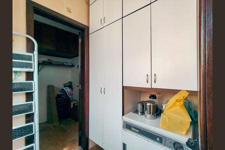 Apartamento à venda com 138m², 4 quartos e 2 vagas Apartamento à venda com 138m², 4 quartos e 2 vagasÁrea de Serviço