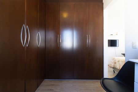 Apartamento à venda com 75m², 2 quartos e 2 vagasCloset da Suíte 