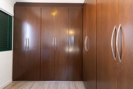 Apartamento à venda com 75m², 2 quartos e 2 vagasCloset da Suíte 