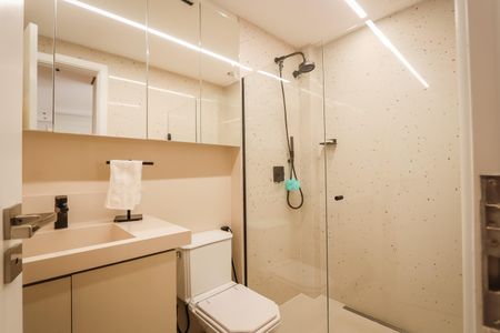 Banheiro de apartamento à venda com 1 quarto, 49m² em Cerqueira César, São Paulo