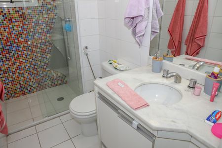 Apartamento à venda com 96m², 3 quartos e 2 vagas Apartamento à venda com 96m², 3 quartos e 2 vagasBanheiro Social