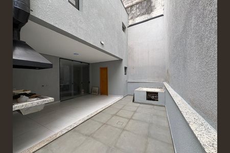 Casa à venda com 232m², 4 quartos e 6 vagas