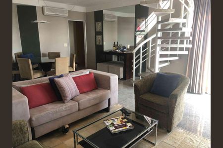 Apartamento à venda com 206m², 3 quartos e 6 vagas