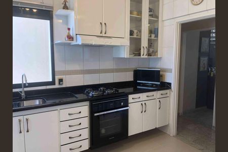 Apartamento à venda com 206m², 3 quartos e 6 vagas