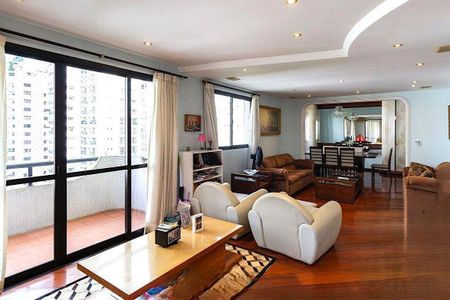 Apartamento à venda com 246m², 4 quartos e 4 vagas