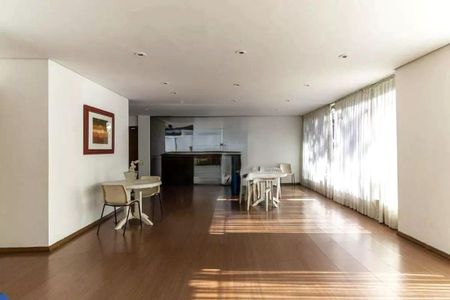 Apartamento à venda com 246m², 4 quartos e 4 vagas