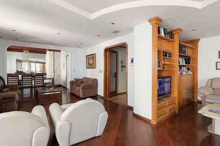 Apartamento à venda com 246m², 4 quartos e 4 vagas