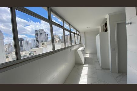 Apartamento para alugar com 236m², 3 quartos e 3 vagas