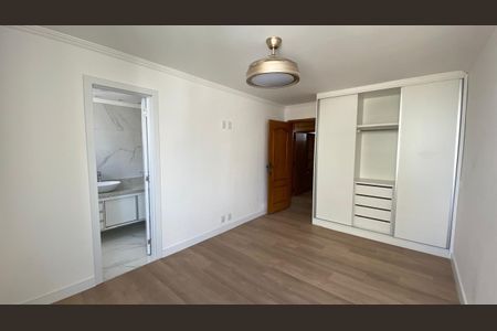 Apartamento para alugar com 236m², 3 quartos e 3 vagas