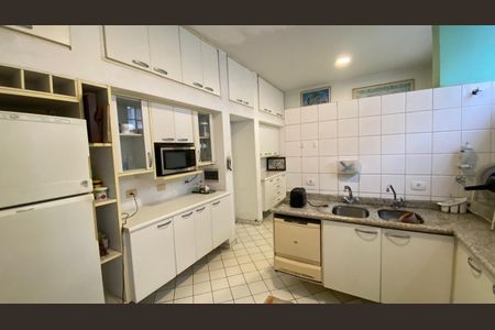 Apartamento à venda com 178m², 3 quartos e 1 vaga