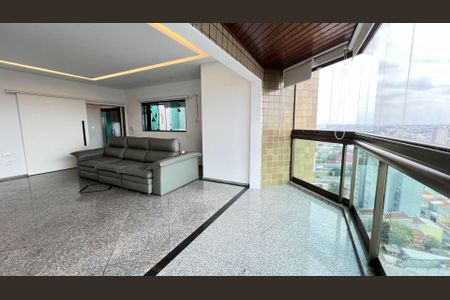 Apartamento para alugar com 420m², 4 quartos e 5 vagas