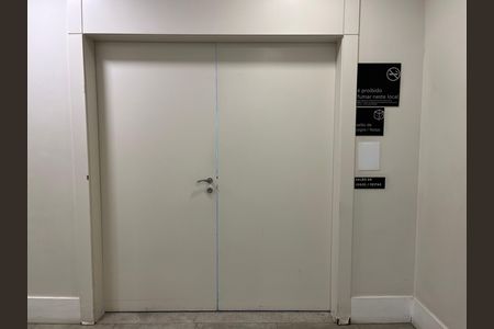Apartamento à venda com 134m², 3 quartos e 2 vagas Apartamento à venda com 134m², 3 quartos e 2 vagasÁrea comum - Salão de festas