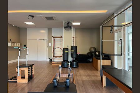 Apartamento à venda com 134m², 3 quartos e 2 vagas Apartamento à venda com 134m², 3 quartos e 2 vagasÁrea comum - Academia