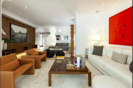 Casa à venda com 4 quartos, 440m² em Jardim Leonor, São Paulo