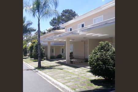 Casa à venda com 245m², 4 quartos e 4 vagas