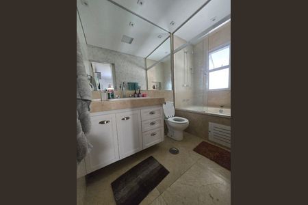 Casa à venda com 245m², 4 quartos e 4 vagas