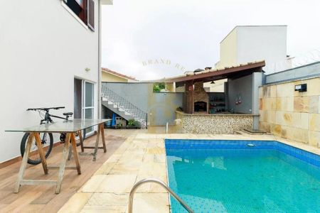 Casa à venda com 160m², 4 quartos e 2 vagas