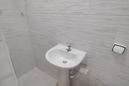 Casa para alugar com 10m², 1 quarto e sem vaga Casa para alugar com 10m², 1 quarto e sem vagaBanheiro