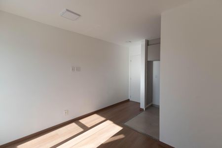 Studio para alugar com 33m², 1 quarto e sem vaga Studio para alugar com 33m², 1 quarto e sem vagaSala / Cozinha