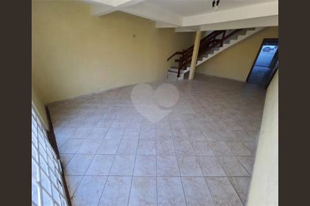 Casa à venda com 3 quartos, 200m² em Parque Sao Domingos, São Paulo