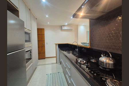 Apartamento à venda com 81m², 2 quartos e 1 vaga