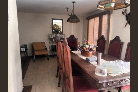 Casa à venda com 4 quartos, 250m² em Vila Sonia, São Paulo