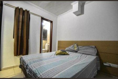 Casa à venda com 4 quartos, 240m² em Jardim Aeroporto, São Paulo