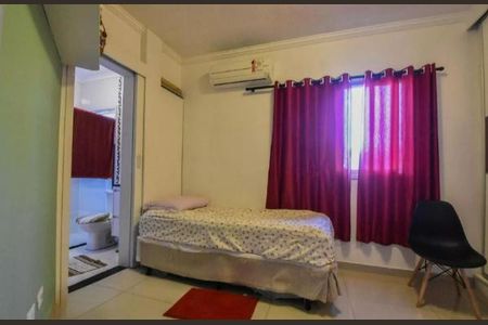 Casa à venda com 4 quartos, 240m² em Jardim Aeroporto, São Paulo