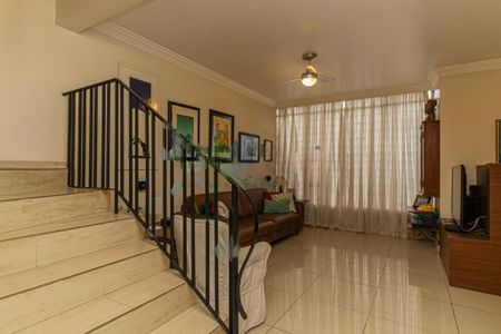 Casa à venda com 3 quartos, 168m² em Vila Cordeiro, São Paulo