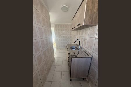 Cozinha de apartamento à venda com 2 quartos, 42m² em Rubem Berta, Porto Alegre