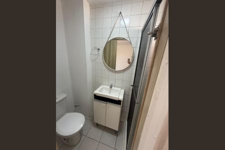 Banheiro de apartamento à venda com 2 quartos, 42m² em Rubem Berta, Porto Alegre