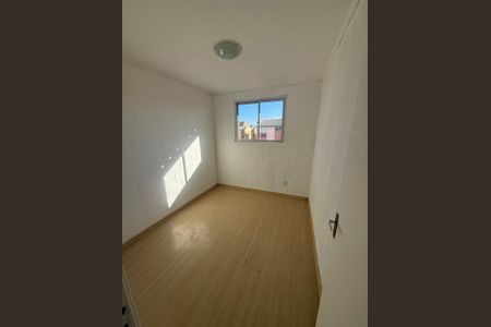 Quarto de apartamento à venda com 2 quartos, 42m² em Rubem Berta, Porto Alegre