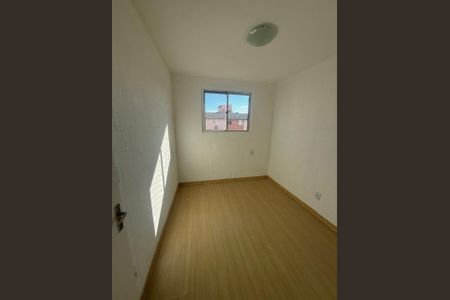 Quarto de apartamento à venda com 2 quartos, 42m² em Rubem Berta, Porto Alegre