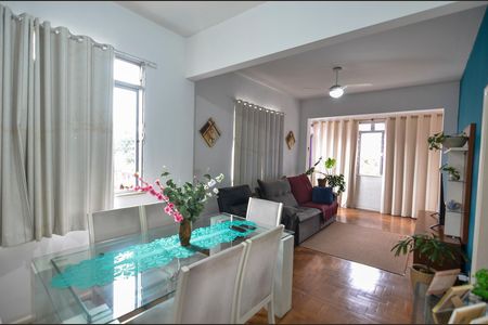 Apartamento para alugar com 90m², 2 quartos e 1 vaga Apartamento para alugar com 90m², 2 quartos e 1 vagaSala