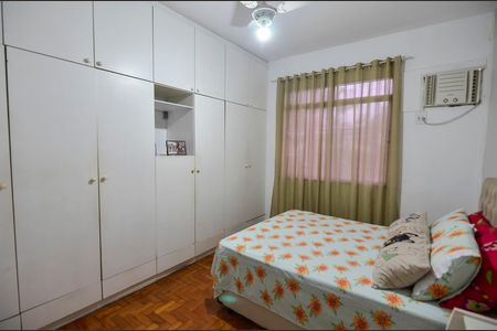Quarto 1 de apartamento para alugar com 2 quartos, 90m² em Grajaú, Rio de Janeiro