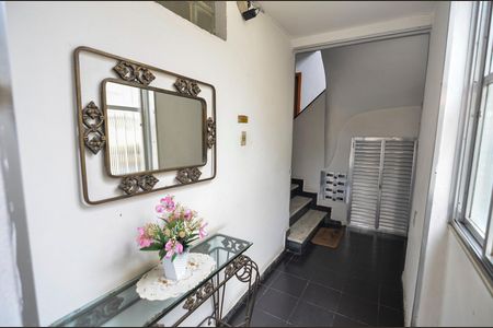 Apartamento para alugar com 90m², 2 quartos e 1 vaga Apartamento para alugar com 90m², 2 quartos e 1 vagaHall